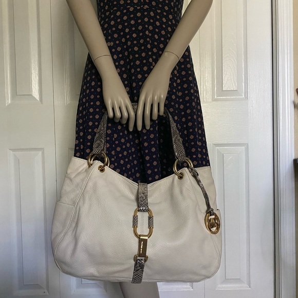 MICHAEL KORS Ivory Soft Pebbled Leather Hobo Shoulder Bag - Picture 2 of 16